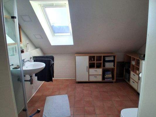 Duschbad im Dachgeschoss