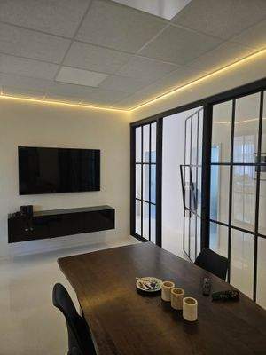 Konferenzraum innen.jpg