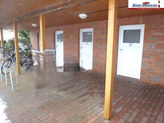 Abstellraum massiv überdacht