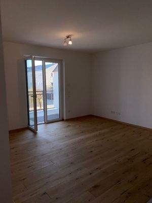 Wohn-Essbereich mit Küche (2).jpeg