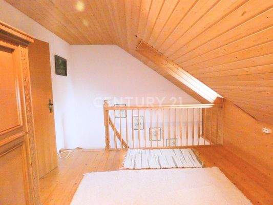 Treppe zum Dachgeschoss