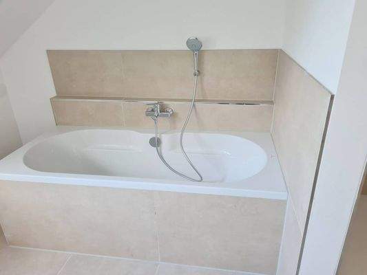 Ergonomisch geformte Badewanne