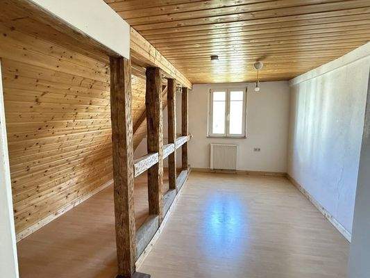 Eines von 2 Zimmern im DG