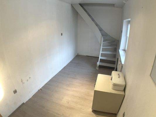 Arbeitszimmer mit Aufgang zum Dachboden