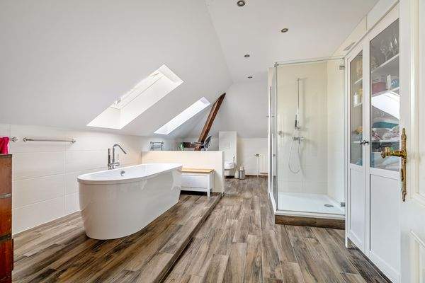 Badezimmer im Obergeschoss