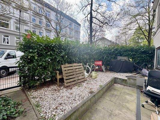 Terrasse mit Gartenfläche