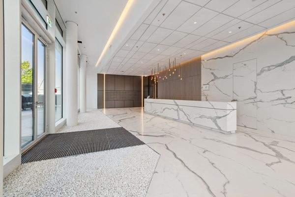 Eingangsbereich mit Concierge