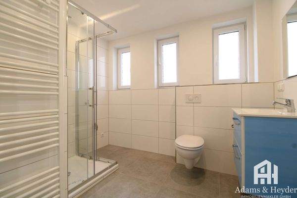 Bad OG Vorderhaus Bild 1