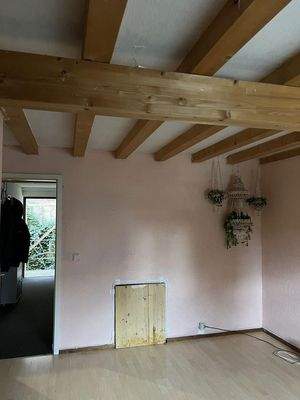 JEDER HAT SEIN ZIMMER