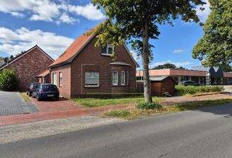 Straßenansicht