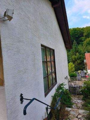 Seitenansicht Treppe zum OG und Straße