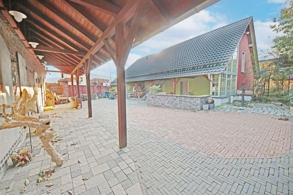Hausansicht / Hofbereich