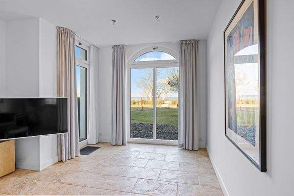 Moderne Bäderstil-Strandvilla in direkter Ostseelage mit eigenem Strandzugang DAHLER Rostock