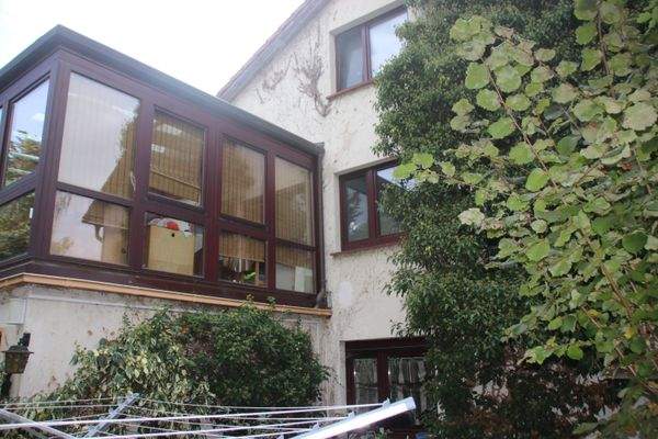 Seitenansicht mit Wintergarten