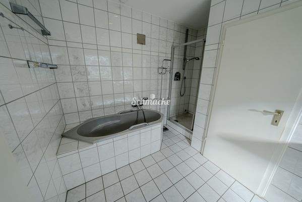 Badezimmer EG