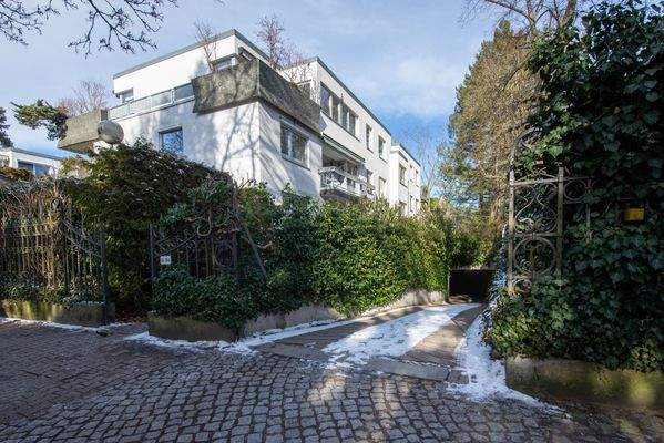 Garageneinfahrt von Straße