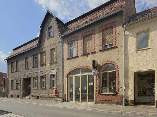 großes Mehrfamilienhaus mit ca. 930 m² Nutzfläche