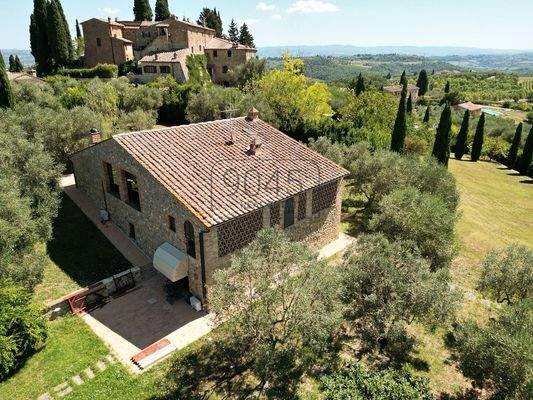 Exklusives toskanisches Landhaus mit Panoramablick auf die Türme von San Gimignano
