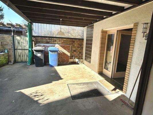 überdachter Innenhof