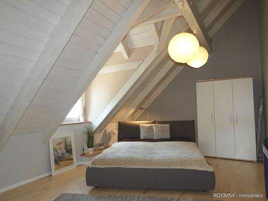 Elternschlafzimmer im Dreiecksgiebel