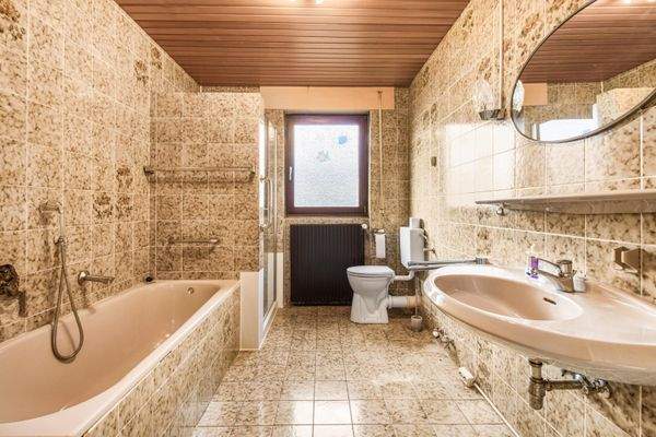 Badezimmer im Erdgeschoss