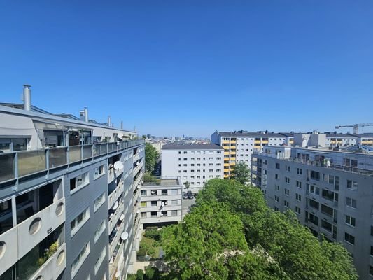 Ausblick von Terrasse auf Innenhof