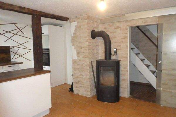 Esszimmer mit Holzofen