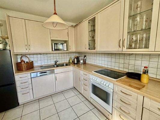 Küche mit Einbauten