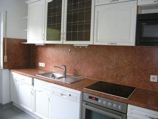 Küche mit Einbauküche