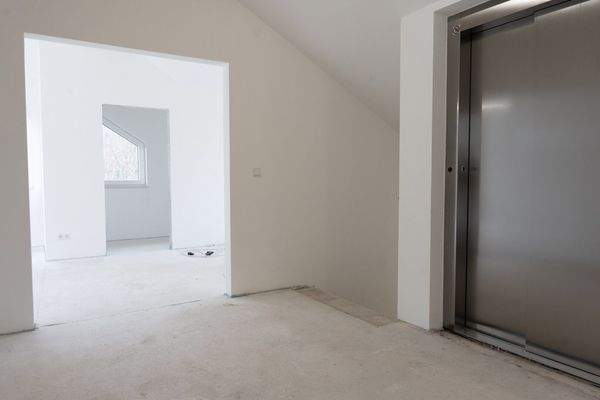 Eingangsbereich mit Personenlift