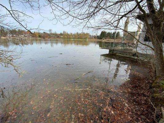 Außenansicht und Weiher