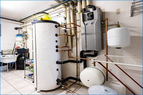 UG Hauswirtschaftsraum Heizung