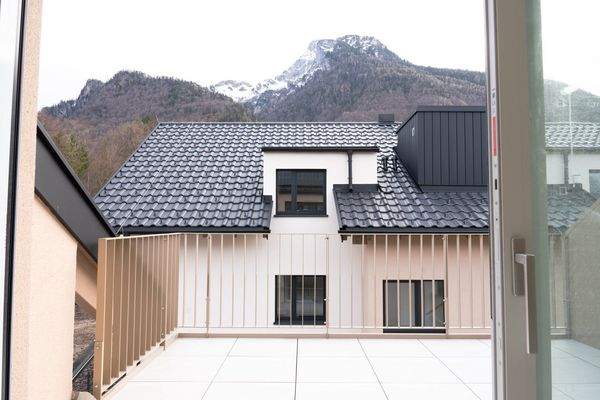 Balkon und Ausblick auf den Untersberg