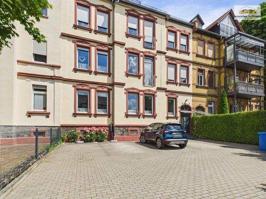 Stellplatz/Gebäudefront