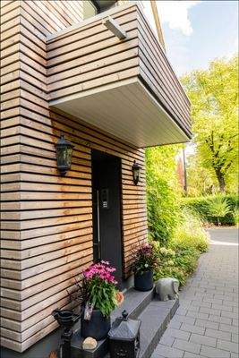 Überdachter Eingangsbereich