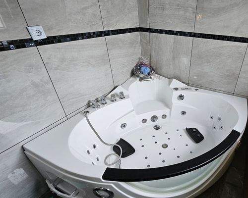 Vorderhaus_OG Bad_04.jpg