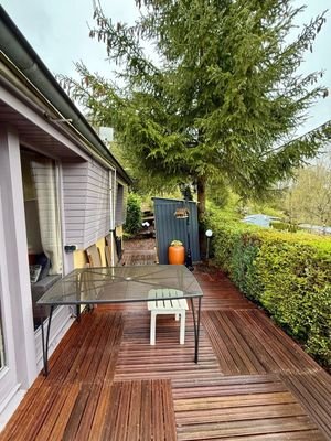 Terrasse und teil vom Grundstück