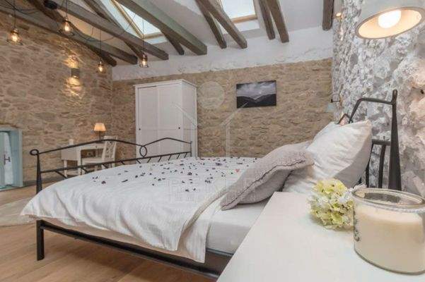 Die Steinwände versprühen einen magischen Charme