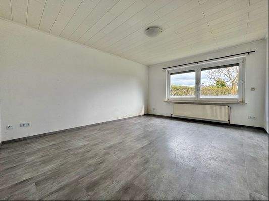 Großes Wohnzimmer (Einliegerwohnung)