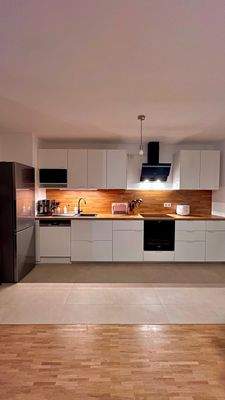 Moderne weisse Küche