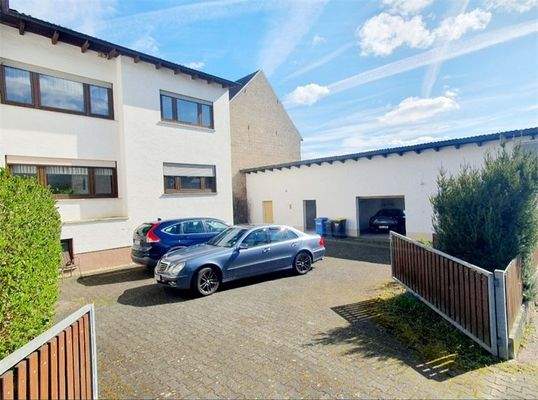 Hof, Hausanbau, Garagen