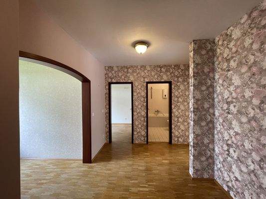 Eingangsbereich mit Originaltapete