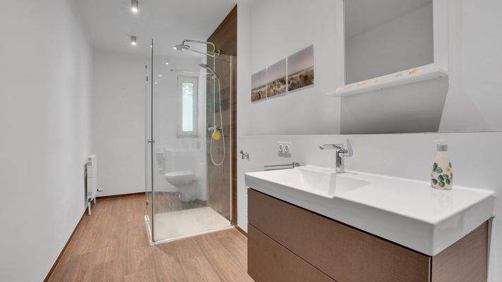 Badezimmer - Flügel links