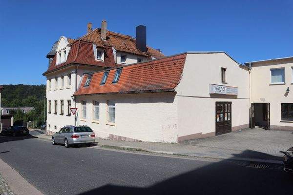 gewerblich genutztes Seitengebäude