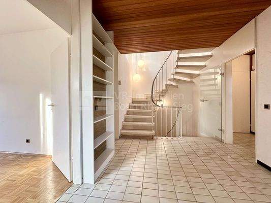 5049 Blick aus der Wohnzimmertür 