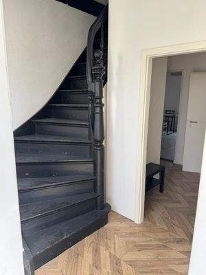 Eingang, Treppe zur oberen Wohnung