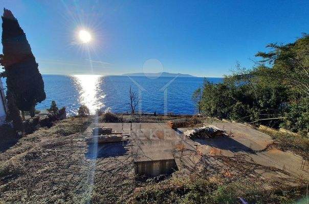 Exklusives Baugrundstück mit Meerblick in Lovran