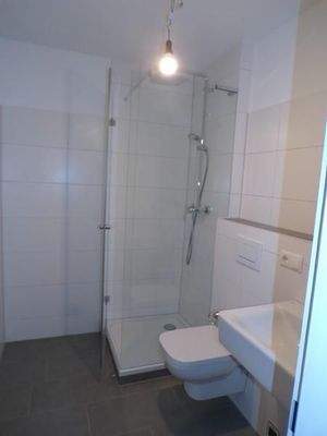 13 Bad am Schlafzimmer mit Dusche (1)