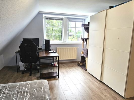 Zimmer 1 im OG