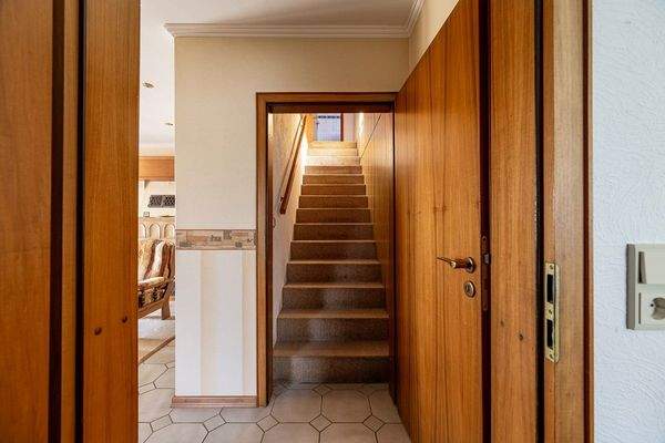 Treppenaufgang in das Dachgeschoss